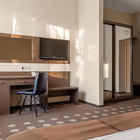 Hotel Ambassador Plaza Kiev Esterno foto