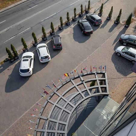 Hotel Ambassador Plaza Kiev Esterno foto