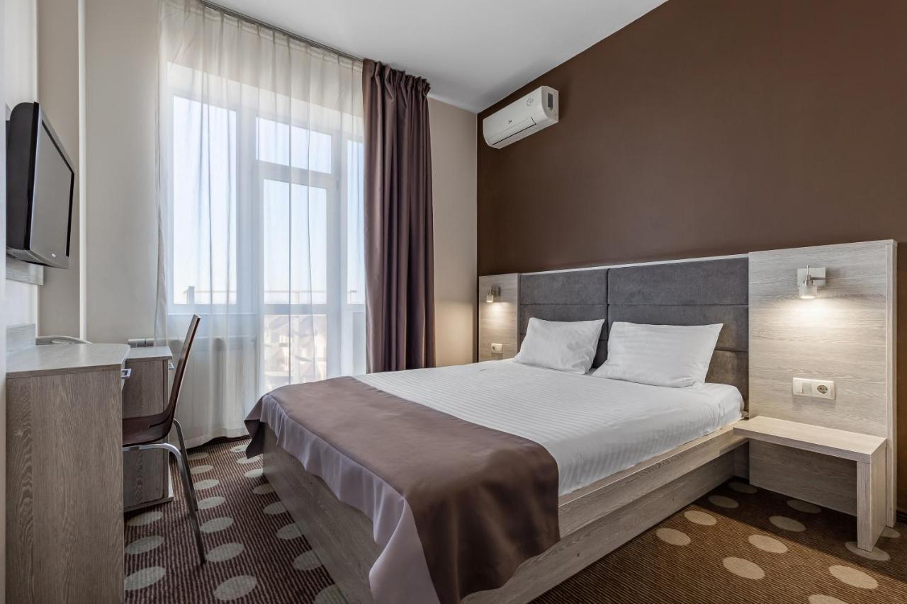 Hotel Ambassador Plaza Kiev Esterno foto