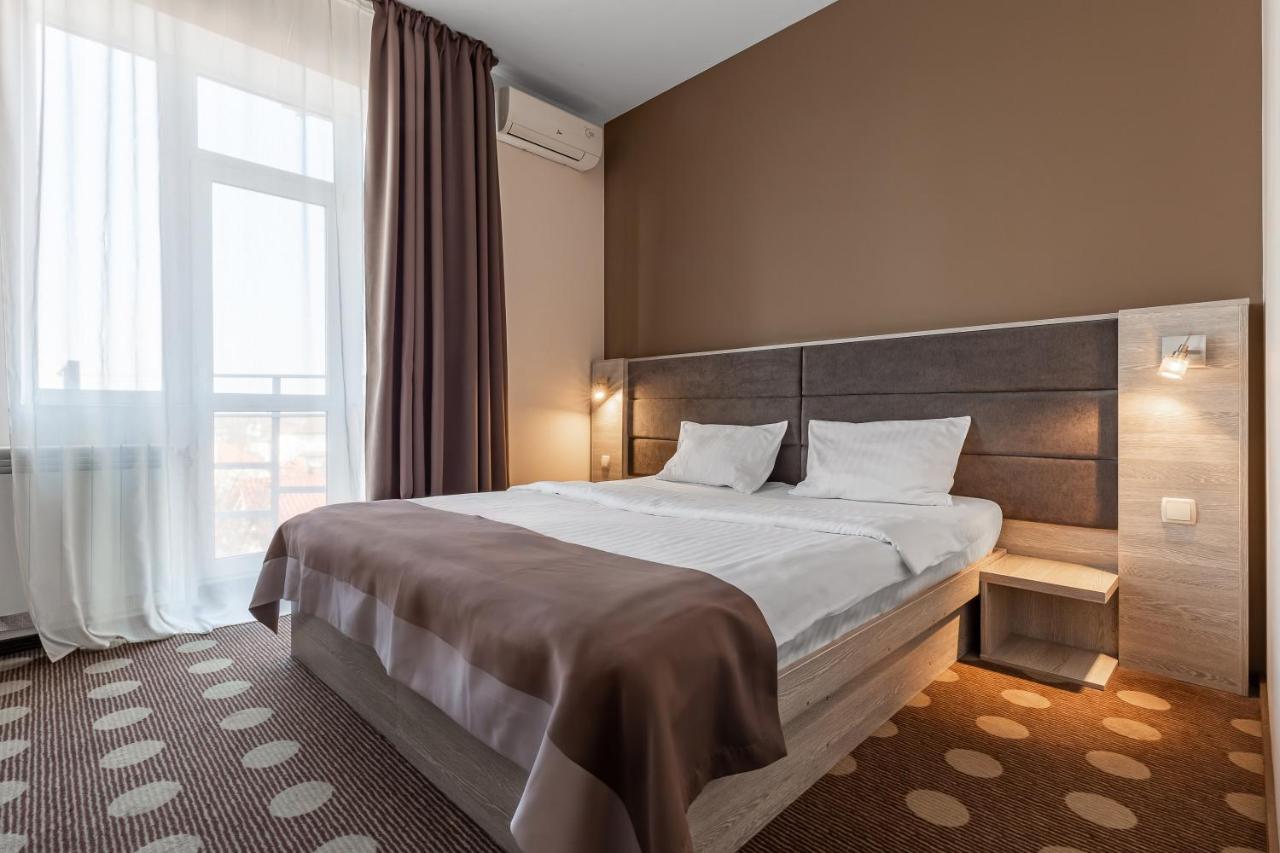 Hotel Ambassador Plaza Kiev Esterno foto
