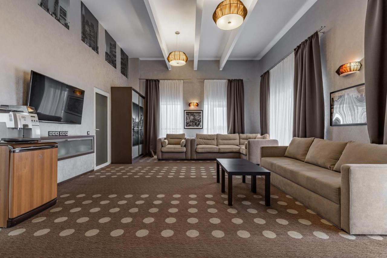 Hotel Ambassador Plaza Kiev Esterno foto