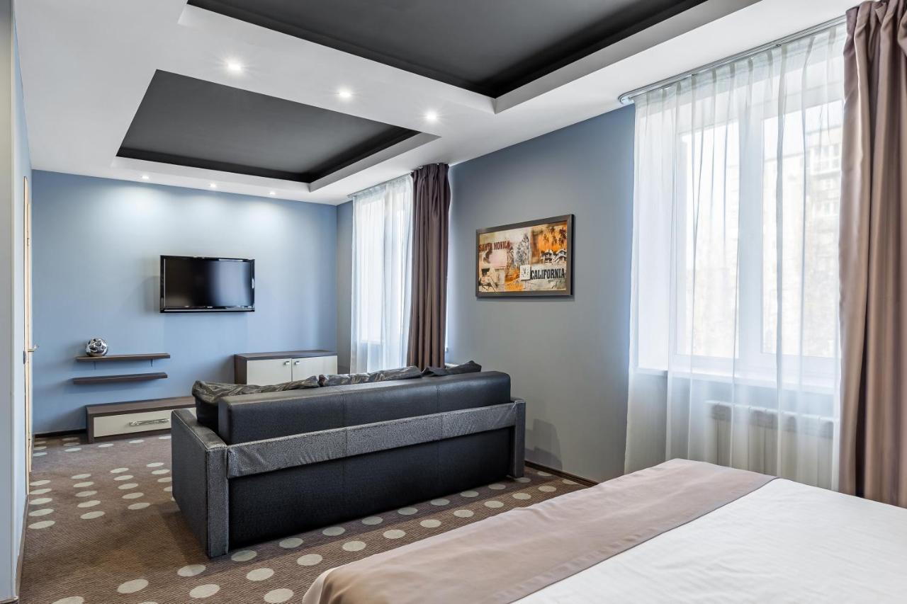 Hotel Ambassador Plaza Kiev Esterno foto