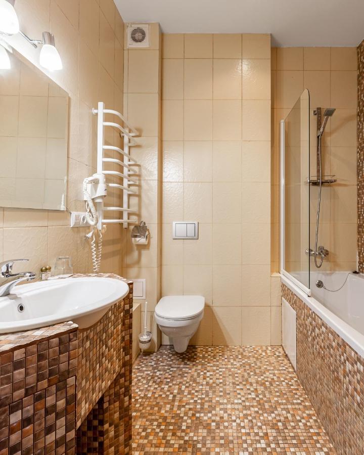 Hotel Ambassador Plaza Kiev Esterno foto