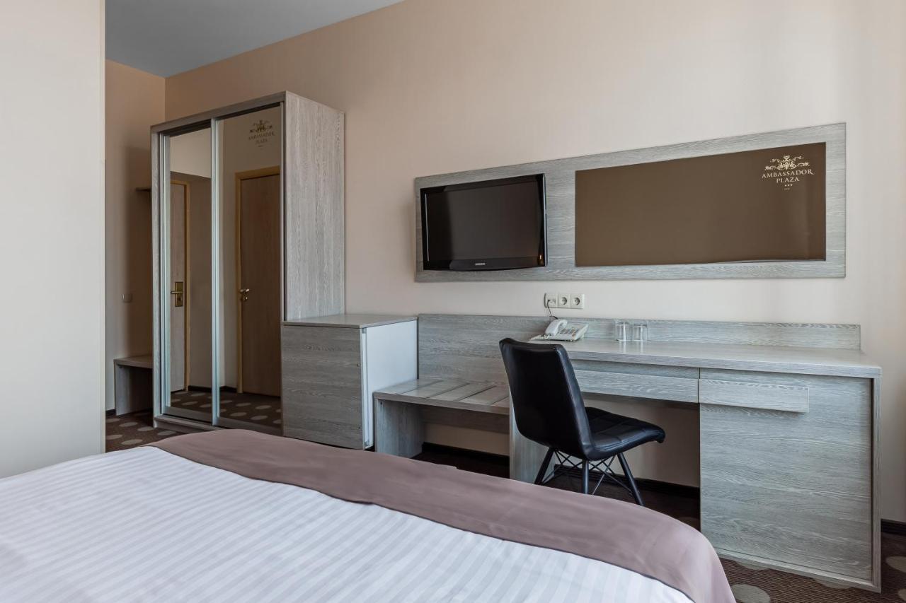 Hotel Ambassador Plaza Kiev Esterno foto