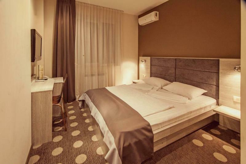 Hotel Ambassador Plaza Kiev Esterno foto